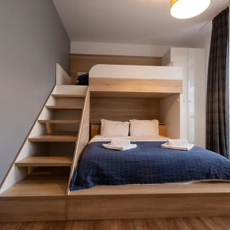 Spacious, Free Parking, 3min Beach, Flora Panorama *