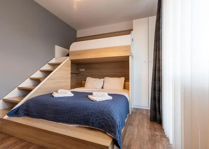 Apartman Spacious, Free Parking, 3min Beach, Flora Panorama