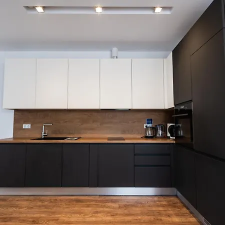 Apartment Spacious, Free Parking, 3min Beach, Flora Panorama Burgas City