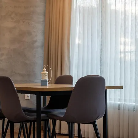 Апартаменты Spacious, Free Parking, 3min Beach, Flora Panorama Бургас