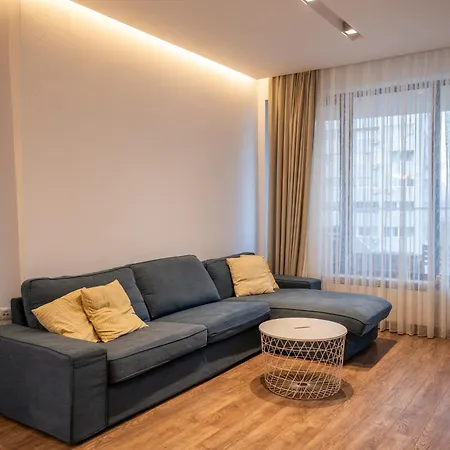 Spacious, Free Parking, 3min Beach, Flora Panorama