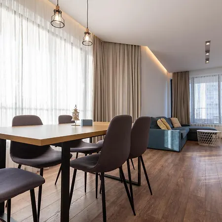 Spacious, Free Parking, 3min Beach, Flora Panorama Apartment *