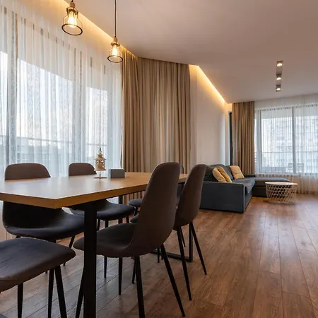 Spacious, Free Parking, 3min Beach, Flora Panorama Апартаменты