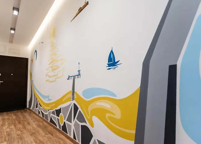 Апартамент Spacious, Free Parking, 3min Beach, Flora Panorama Бургас