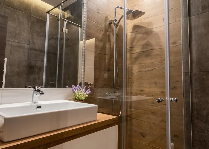 Апартамент Spacious, Free Parking, 3min Beach, Flora Panorama