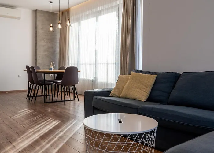 Spacious, Free Parking, 3min Beach, Flora Panorama * Burgas